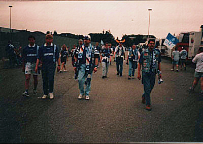 Auf dem Weg zum Stadion